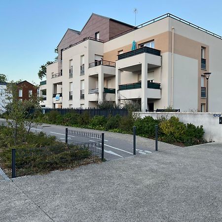 Appartement Rez De Chaussee Avec Parking Prive オルレアン エクステリア 写真