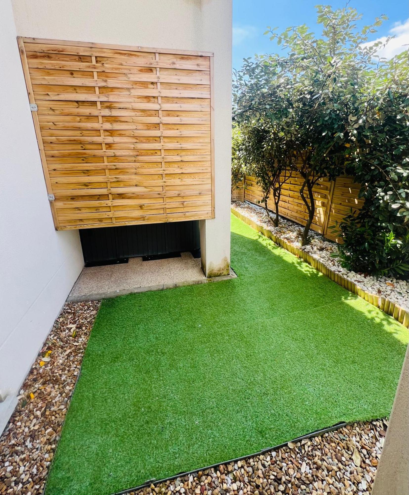 Appartement Rez De Chaussee Avec Parking Prive オルレアン エクステリア 写真