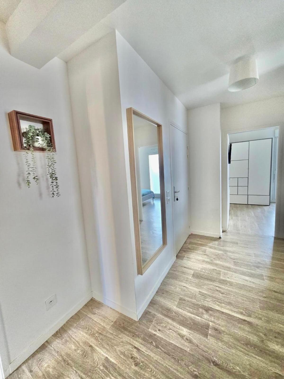 Appartement Rez De Chaussee Avec Parking Prive オルレアン エクステリア 写真