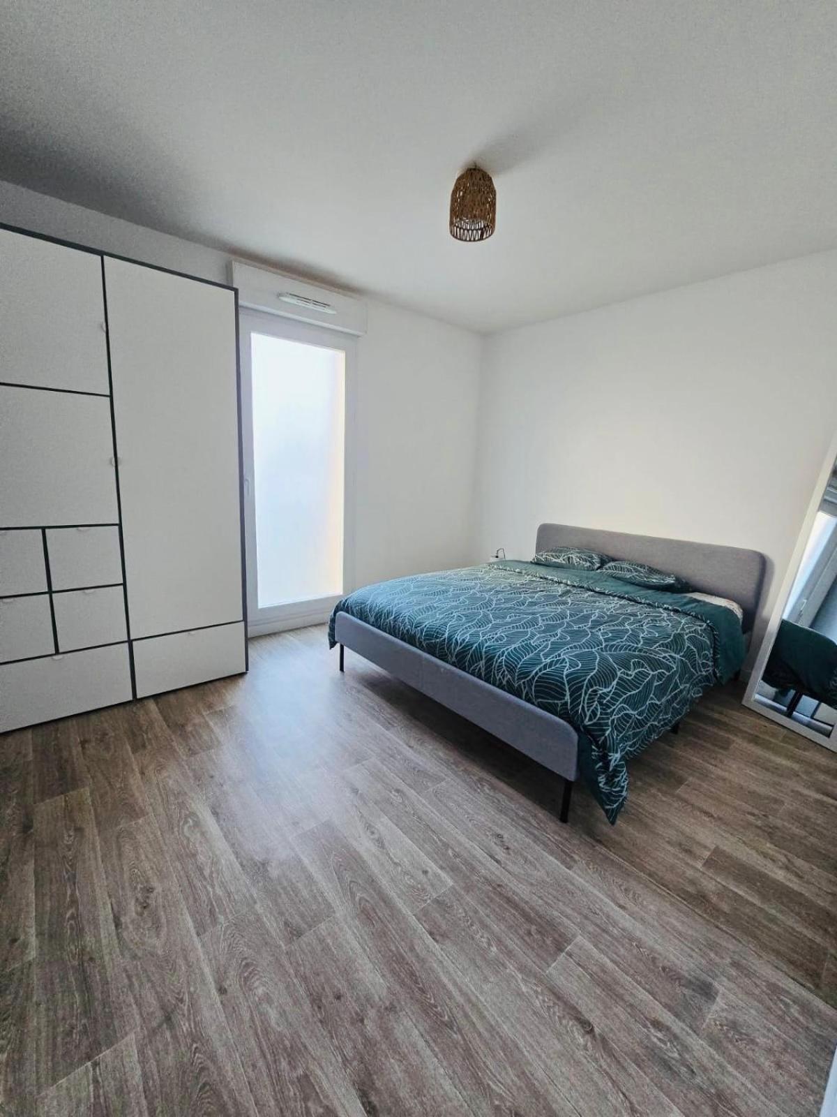 Appartement Rez De Chaussee Avec Parking Prive オルレアン エクステリア 写真