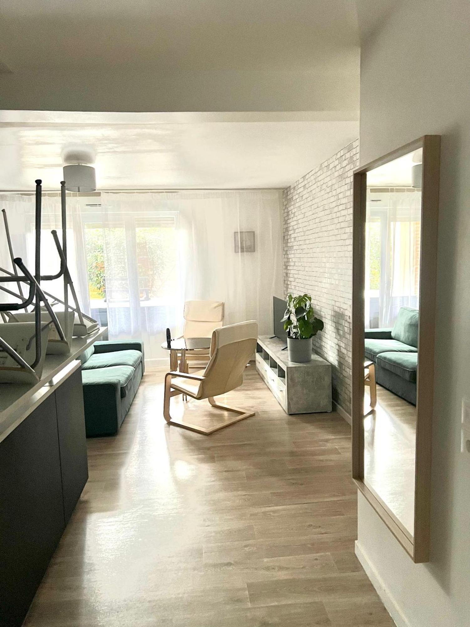 Appartement Rez De Chaussee Avec Parking Prive オルレアン エクステリア 写真
